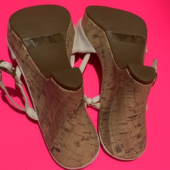 Route 66 size 8 white strappy wedges sandals - Picture 5 of 8